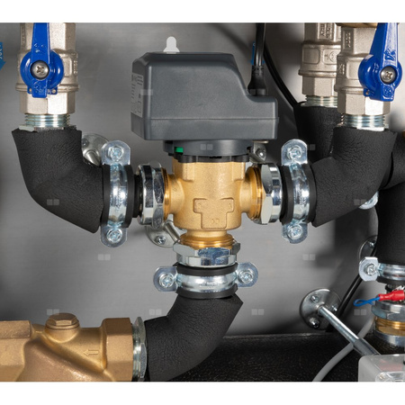 Moduł hydrauliczny do pomp ciepła AMB 900, z grzałką zanurzeniową 9 kW, zaworem przełączającym AZV, separatorem zanieczyszczeń ADS 181, przyłącza G11/4''