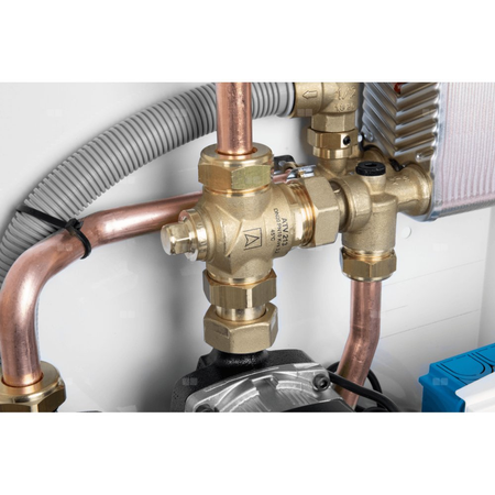 Grupa pompowa AFRISO PrimoBox AHB 622 GZ x GW 3/4'' x 3/4'', z zaworem termostatycznym, z izolacją, z pompą obiegową 2x Grunfos UPM3 Auto