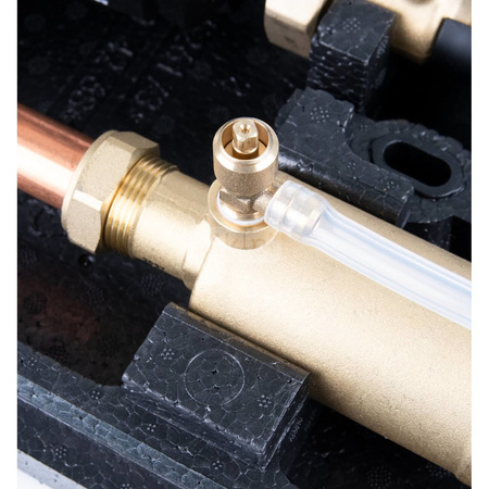 Grupa pompowa AFRISO PrimoSol 130-4 GZ 3/4'' x 3/4'', z izolacją Grundfos UPM 3 Solar 25-75/130 mm